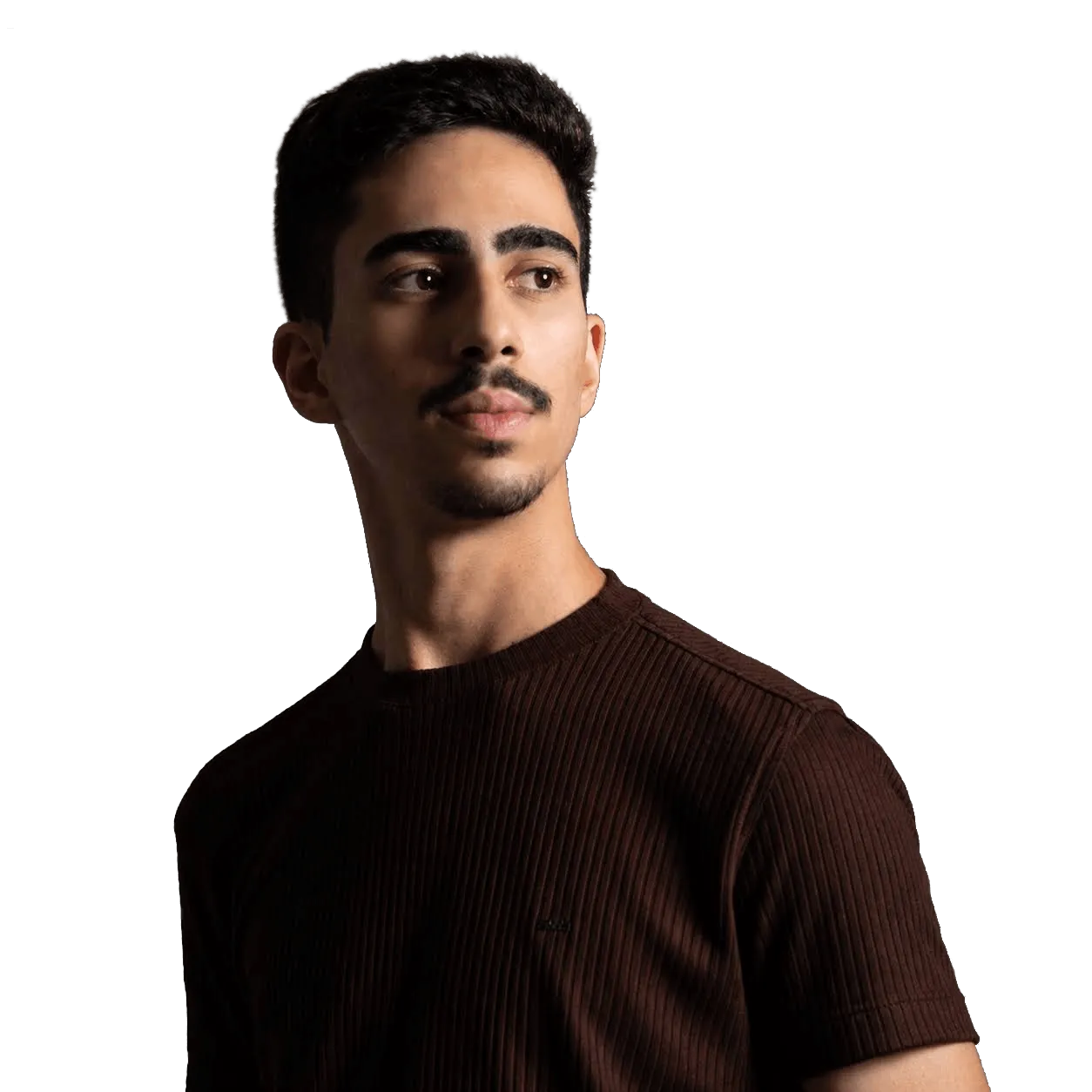 João Nobre, CTO, em retrato de estúdio olhando para o horizonte